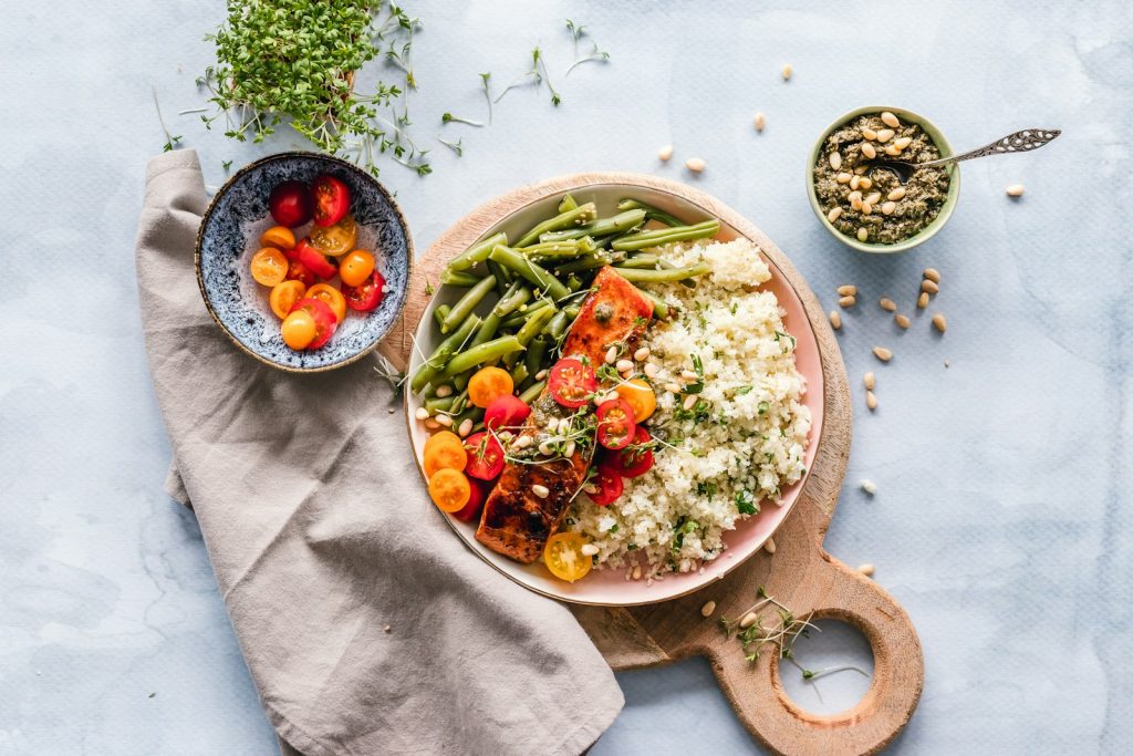 Prepared healthy meals in containers for the week