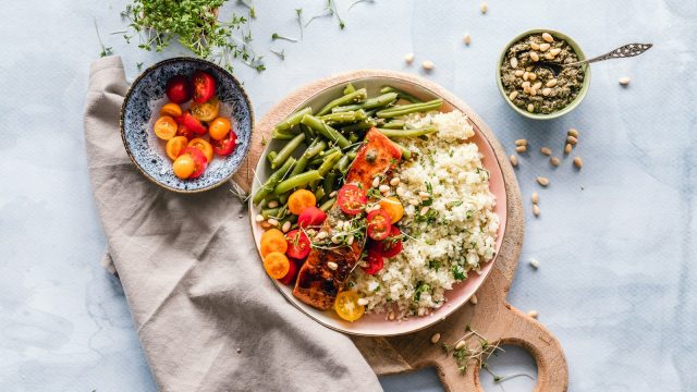 Prepared healthy meals in containers for the week